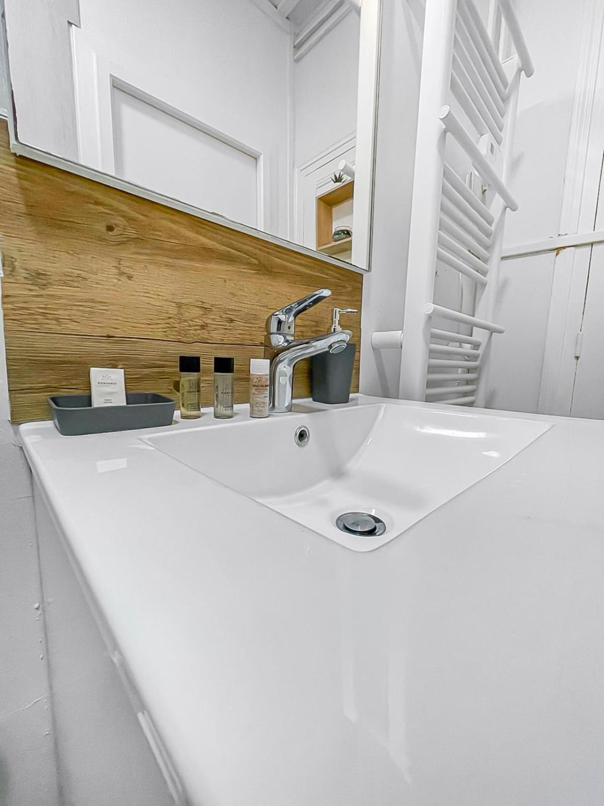 Balade A Montlucon Apartment ภายนอก รูปภาพ