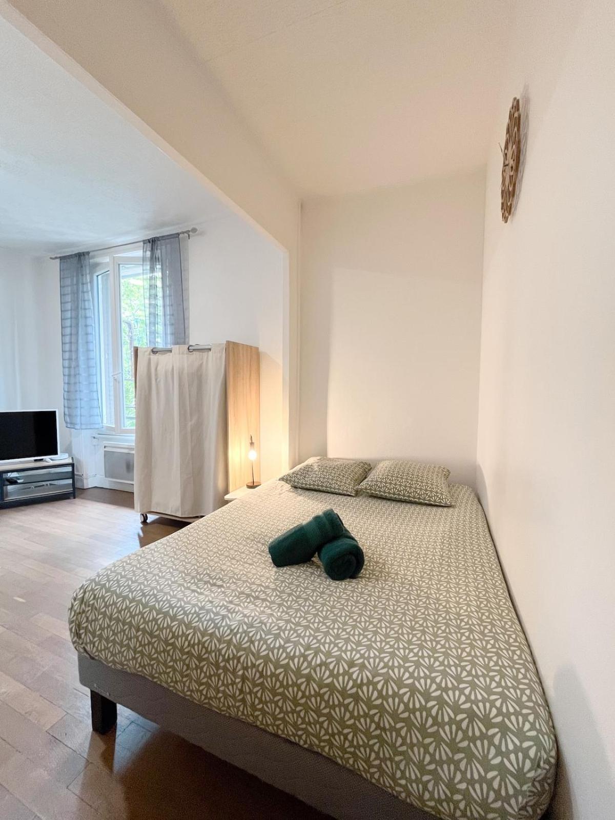 Balade A Montlucon Apartment ภายนอก รูปภาพ